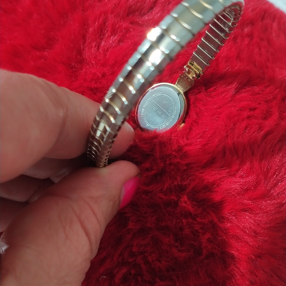 Lady Watch - Picture 5 of 7